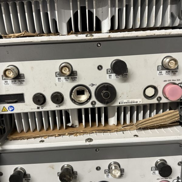 ERICSSON KRC 161 831/1 Radio 2460 24B8 24B20 24B28B M01